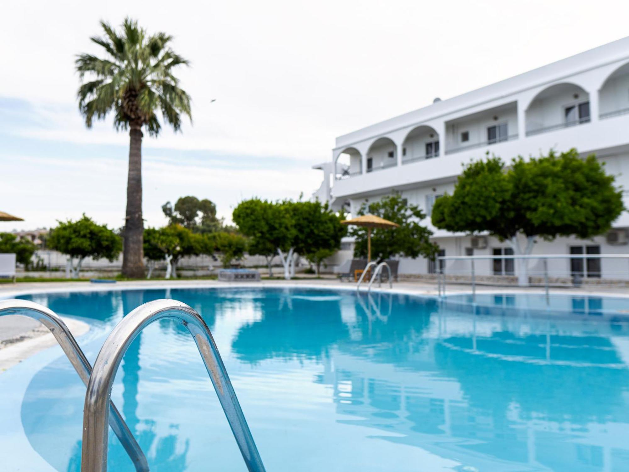Manos Pension Фаліракі Екстер'єр фото