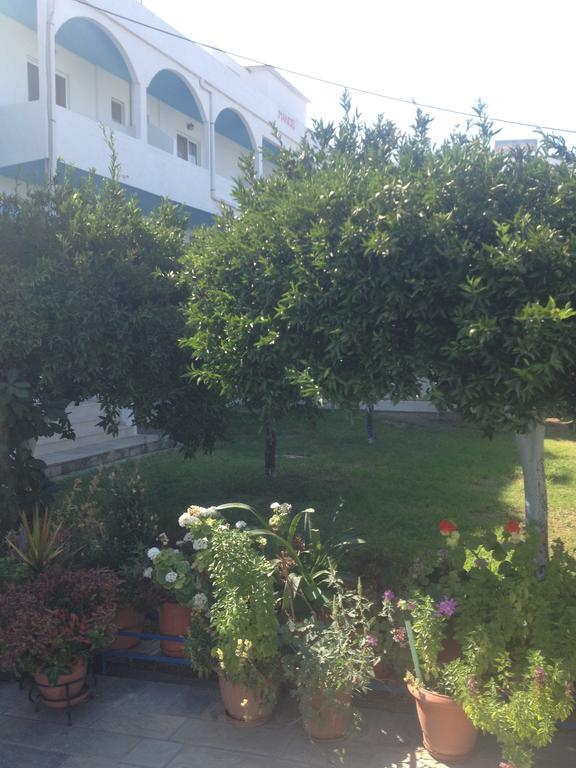 Manos Pension Фаліракі Екстер'єр фото